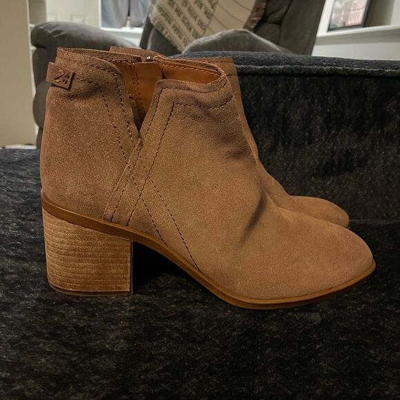 Zodiac‎ Faux Suede Heeled Booties Size 11 - Picture 1 of 6
